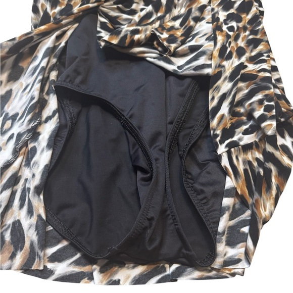 👙✨ Miraclesuit Fur Realz Adora Leopard Print Skirted One-Piece Swimsuit 8 ✨👙 - Picture 3 of 8